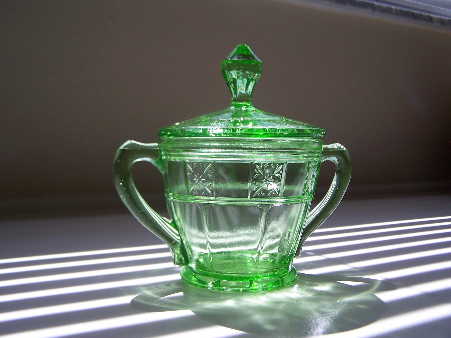 Green Depression Glass Sugar Bowl with Lid Doric Pattern