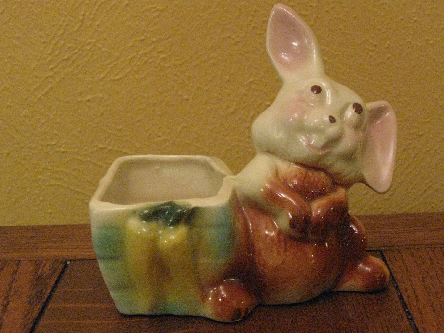 bunny pottery planter rabbit planter retro by katietwoshoesvintage