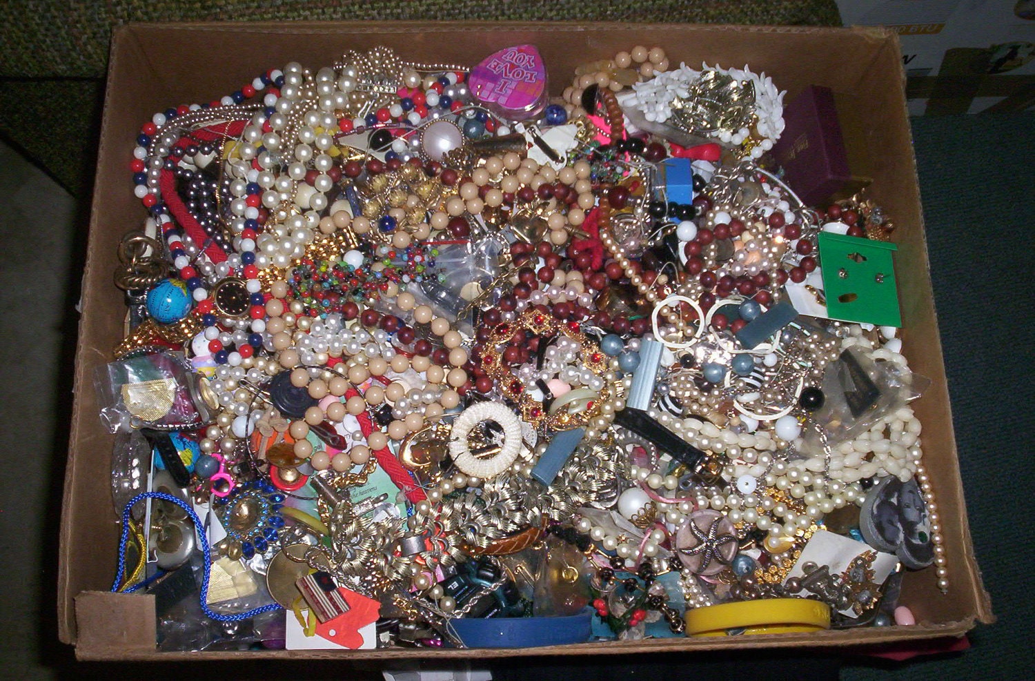 vintage lot over 20 pounds costume jewelry crafts by robinsvintage