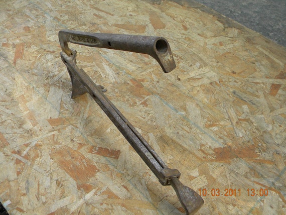 Vintage masonry tool brick carrier/holder