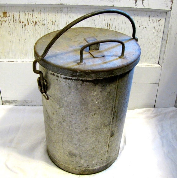 Vintage Galvanized Bucket with Lid