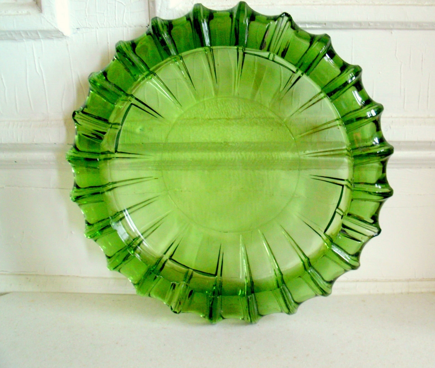 Large Vintage Green Glass Ashtray 10 Diameter 1