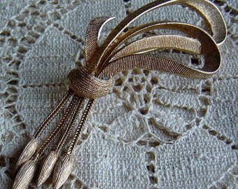 Vintage Brooch 1960s 1970s Gold Ribbon Wheat Pin