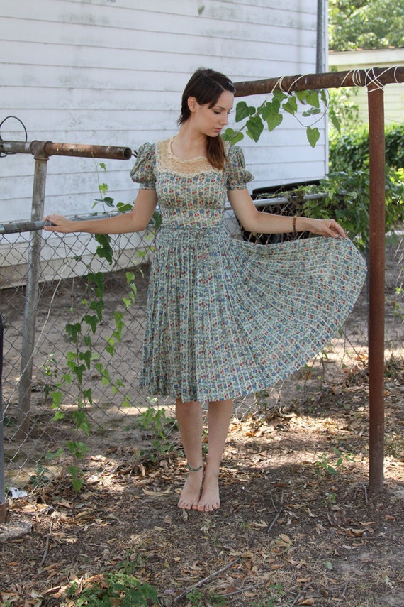 1960s Vintage Dress Too Young to be Hippies