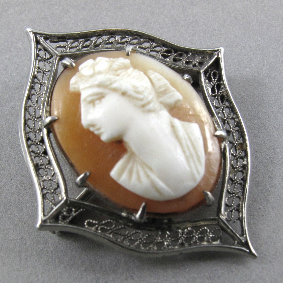 left facing cameo brooch
