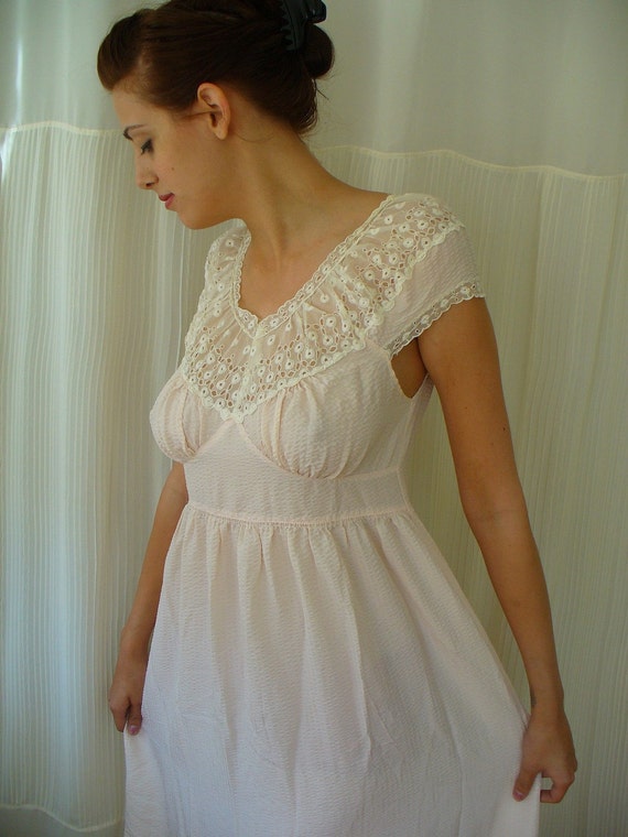 Vintage 40s 50s Eyelet Lace Nightgown Vendome NY