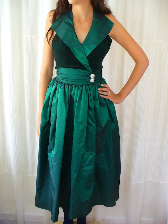Items similar to Vintage Emerald Green Velvet Taffeta Dress - Christmas ...