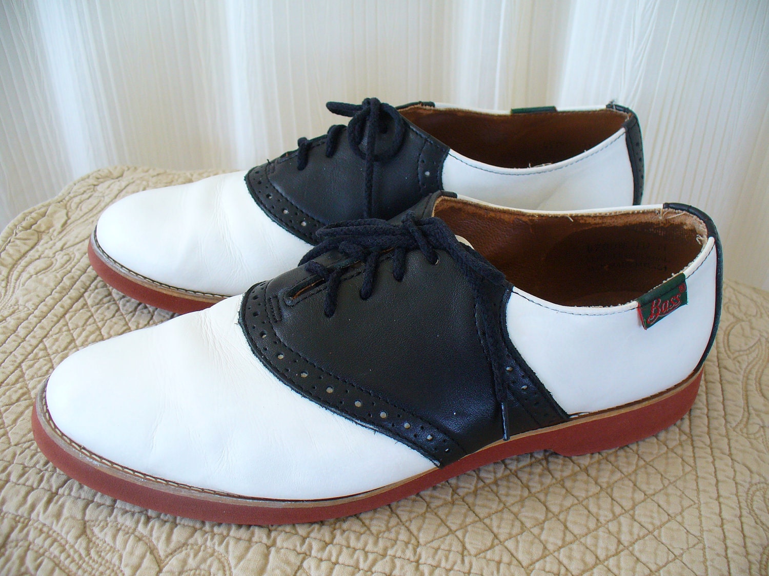 How To Wear Black And White Oxford Shoes at Trudi Abbas blog