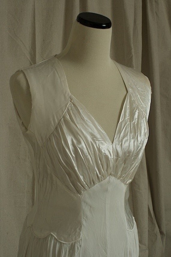 Vintage 1940's White Sleeveless Satin Silk Organza Bias
