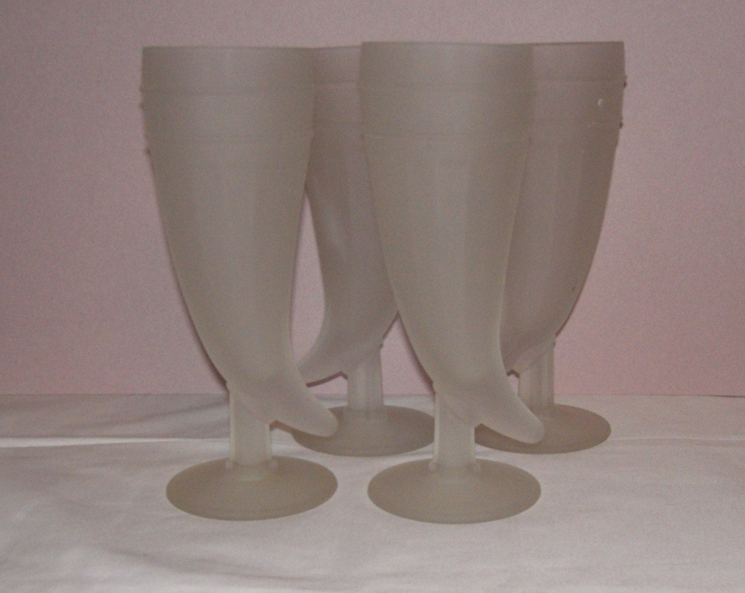 Vintage Frosted Beer Glasses Powder Horn Shaped set of 4