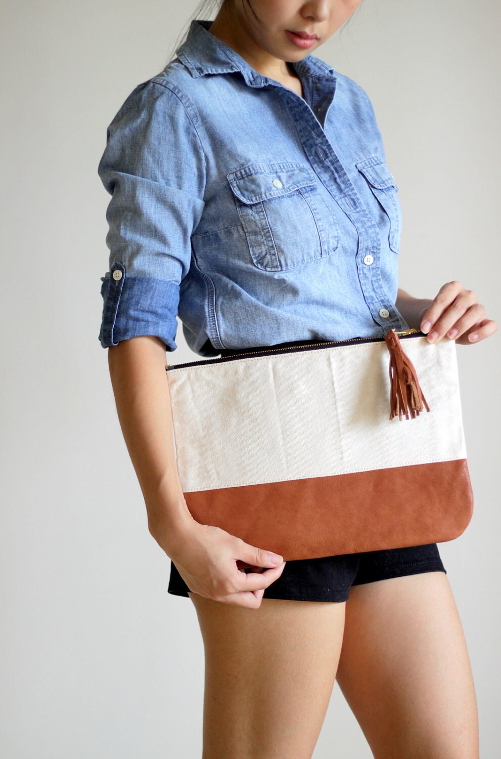 GRANDE Medium Canvas and Leather Carryall Pouch in Tan