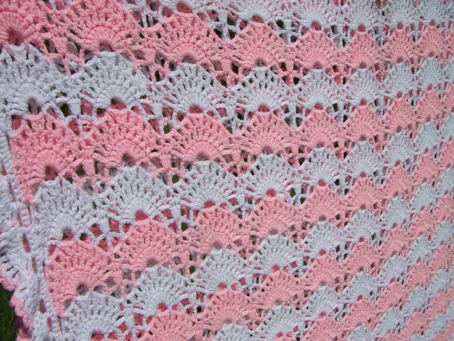 Vintage Crocheted Afghan Pink White Shell Pattern large twin