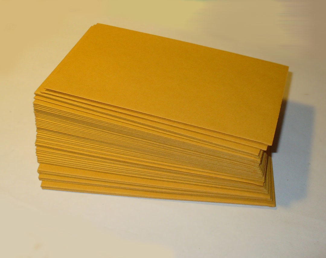 white manilla envelope