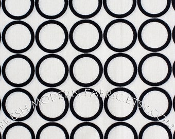 Half Yard Metro Living Circles in White, Robert Kaufman, 100% Cotton Fabric