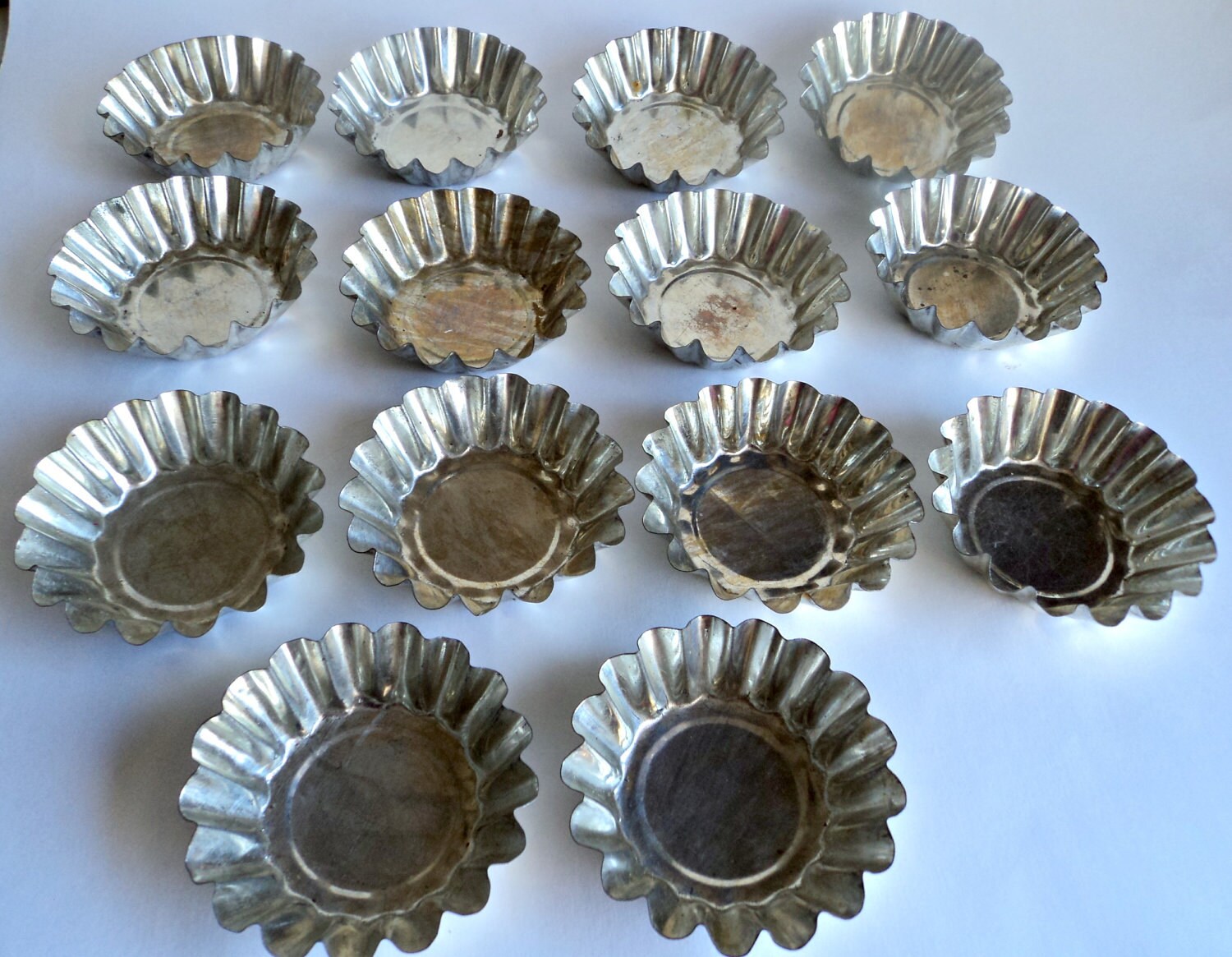 14 Tin Tart Molds Vintage Tart Tins