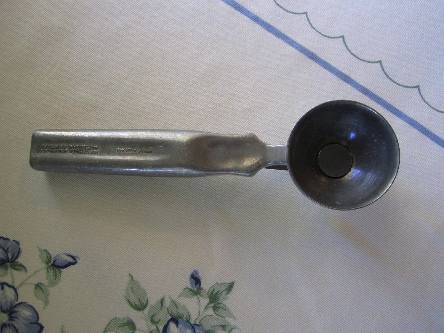 Vintage Aluminum Baskin Robbins Ice Cream Scooper