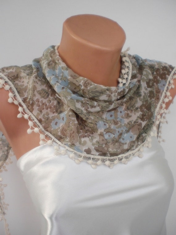 New... Multicolor Scarf light bluecreamivory