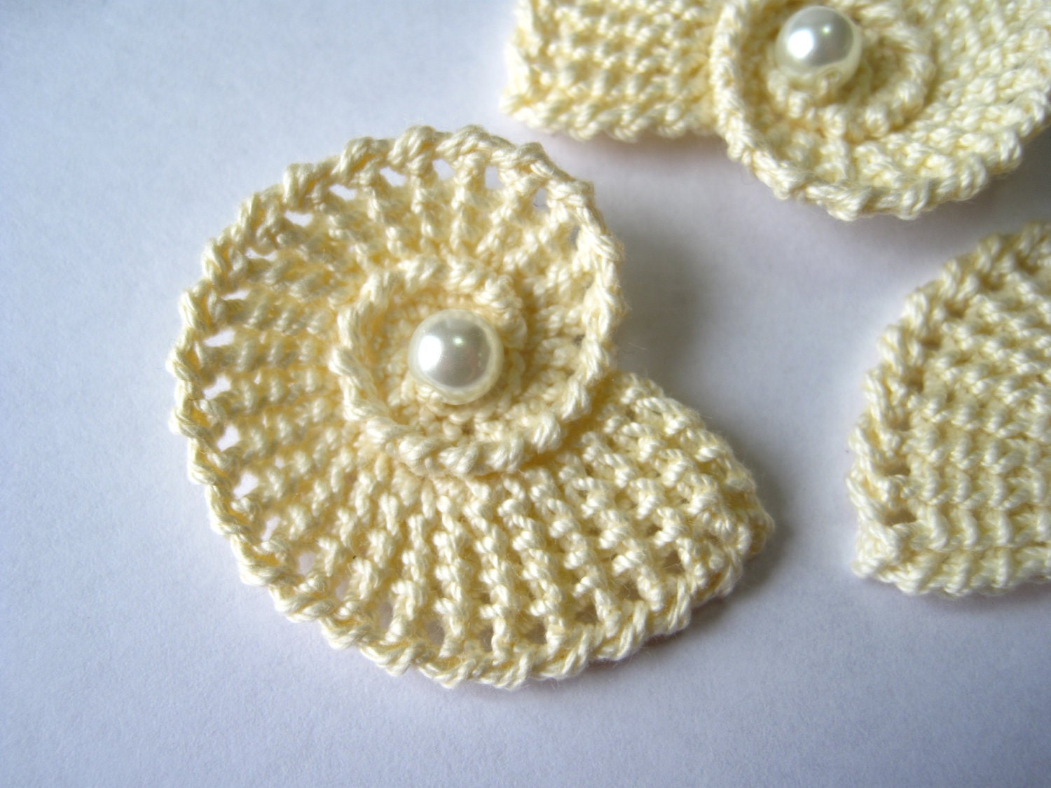 Crochet Sea Shells Applique With Pearls In Cream