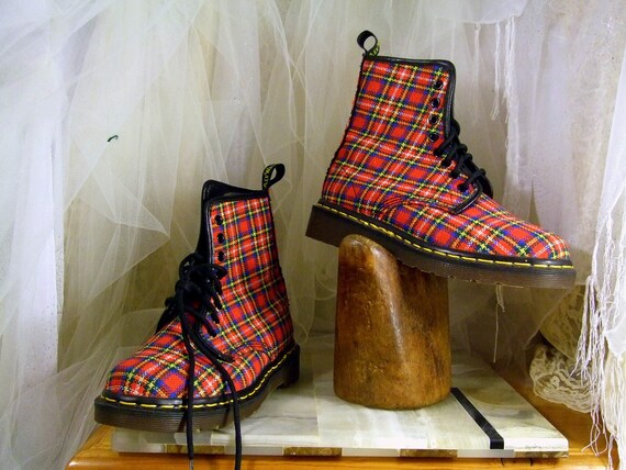 Vintage 90s Rare Original Red Plaid Vegan Doc Martens 8 Up