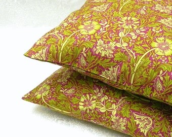 Decorative Pillow Covers. Set of Two 16x16. Floral in green and pink.