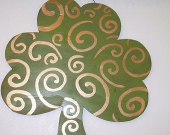 Clover with Metallic Gold Swirls