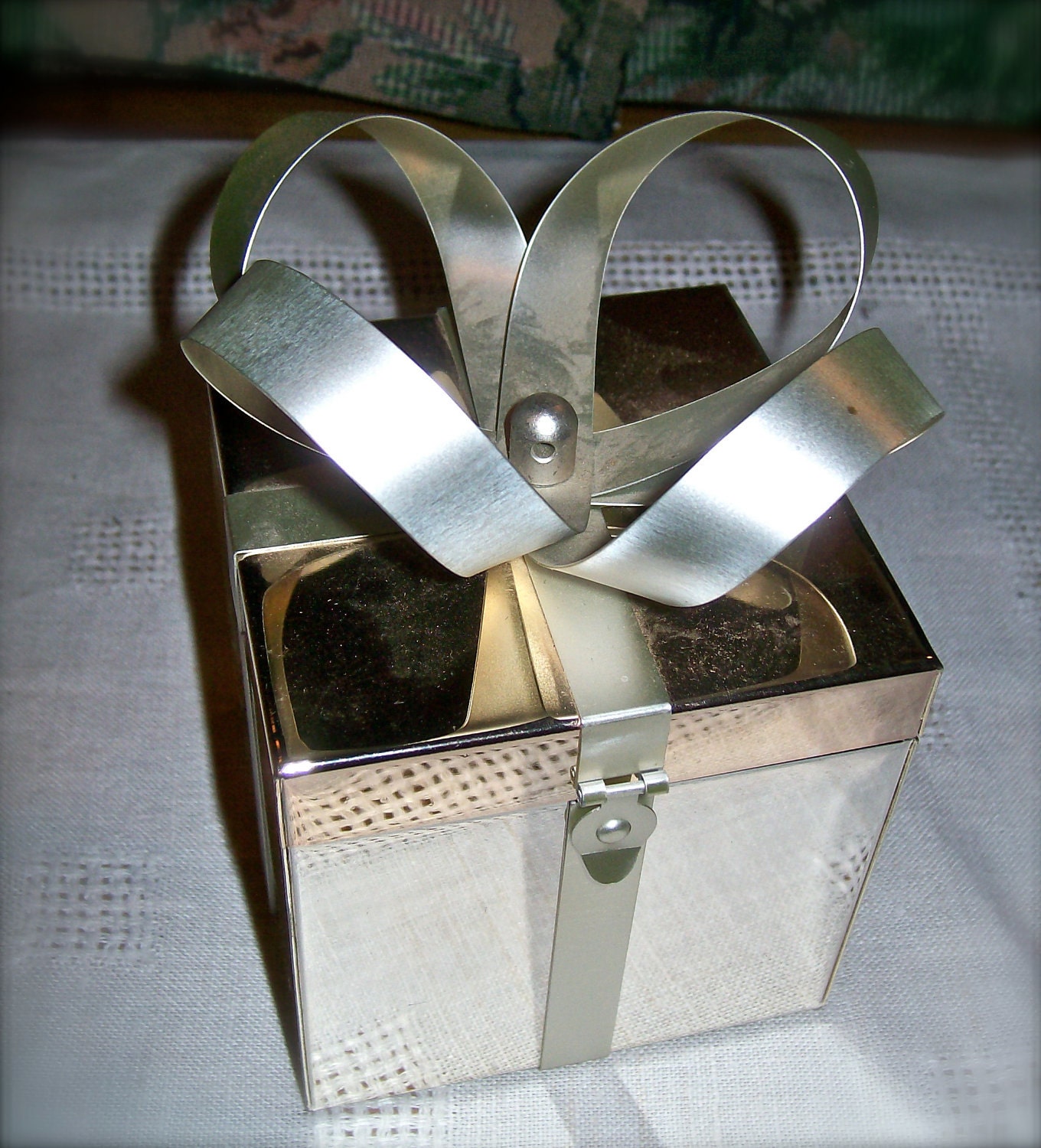 Silver Metal Gift Box with Bow by LynnsLavishLoot on Etsy