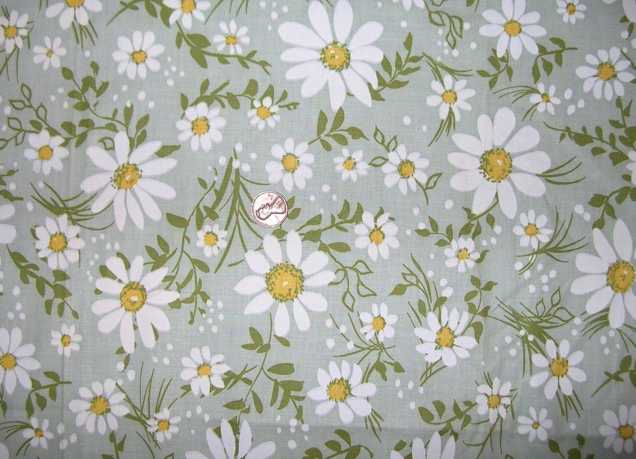 Vintage 50s DAISY FIELD Cotton Daisy Print Fabric