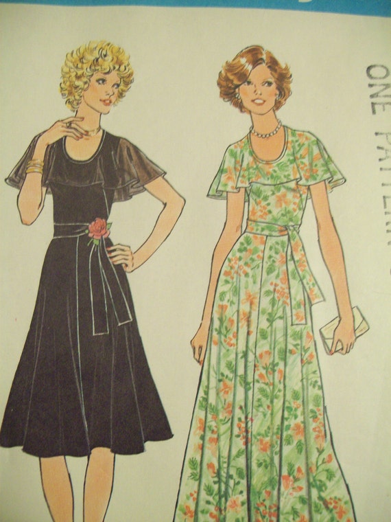 Sewing Pattern VINTAGE 1970s Soft Hippie Dress with Shoulder