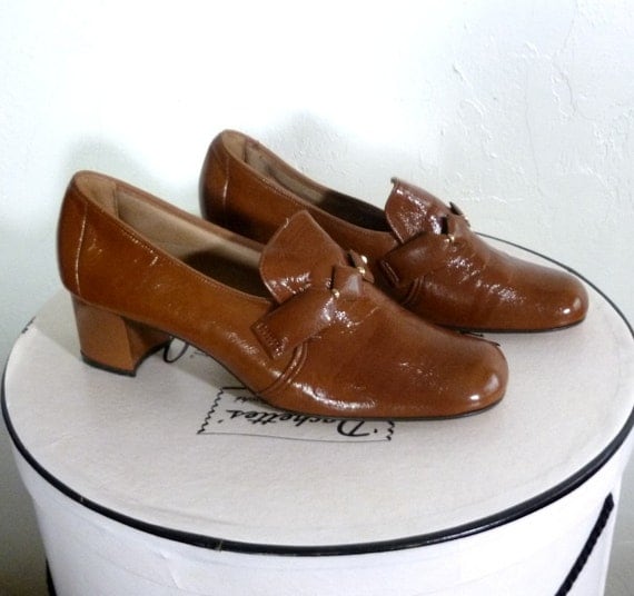 1960's Shoes Brown Chunky Low Heel 9 Cognac by evelynrosevintage
