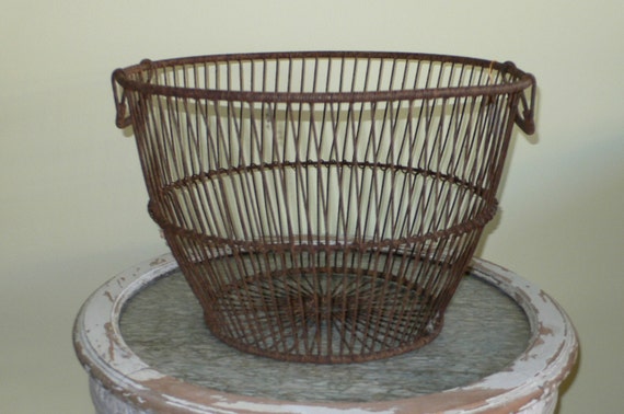 Items similar to Vintage Wire Clam Basket, New England on Etsy