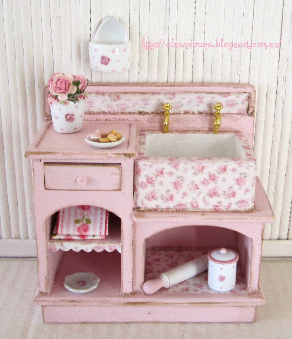 Shabby chic furniture . scale 1:12