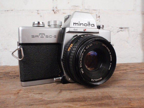 Vintage Minolta SRT SC II slr Camera with extra lens