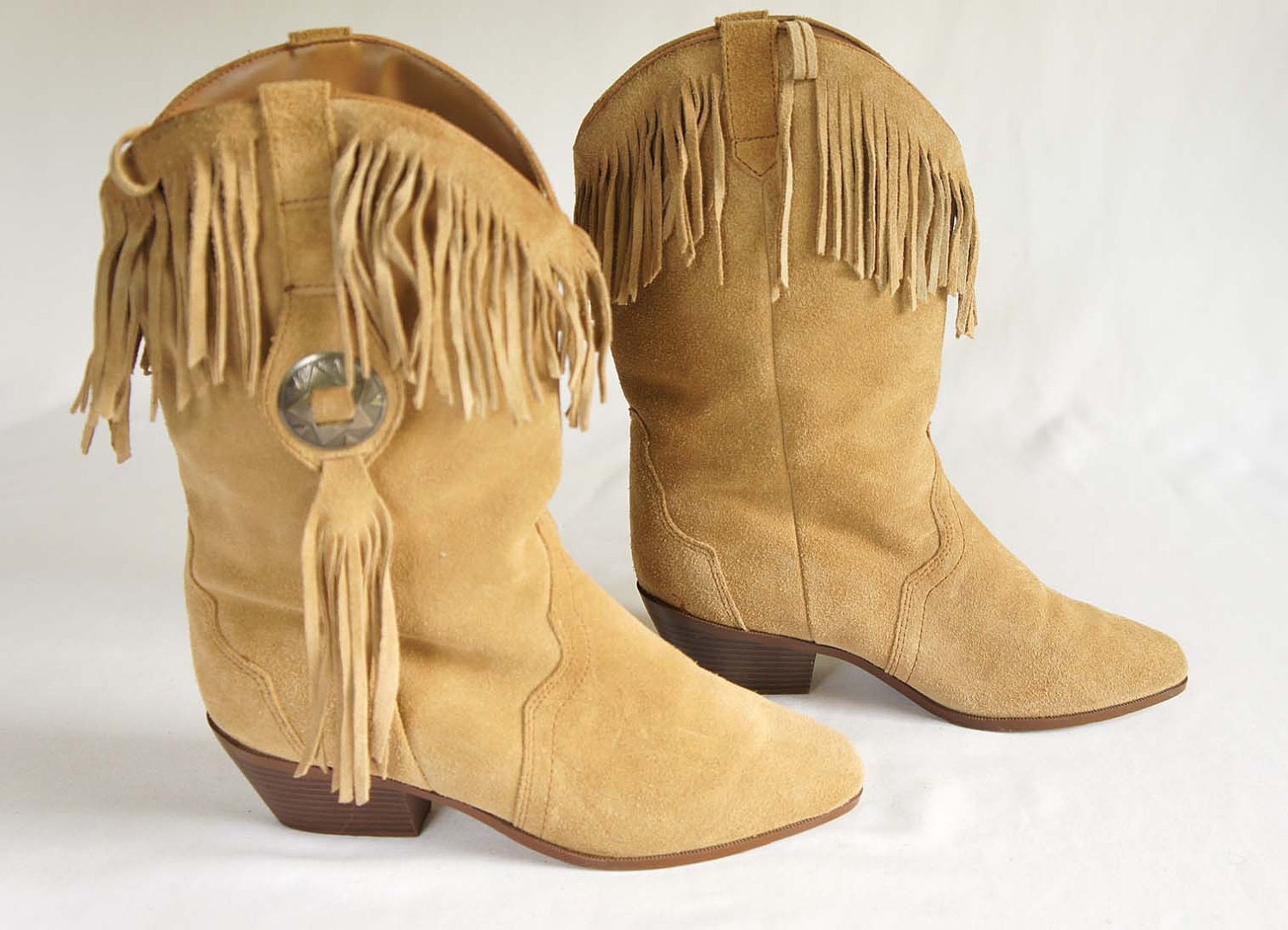 Vintage Cowboy Boots in Tan Suede with fringe and tassels