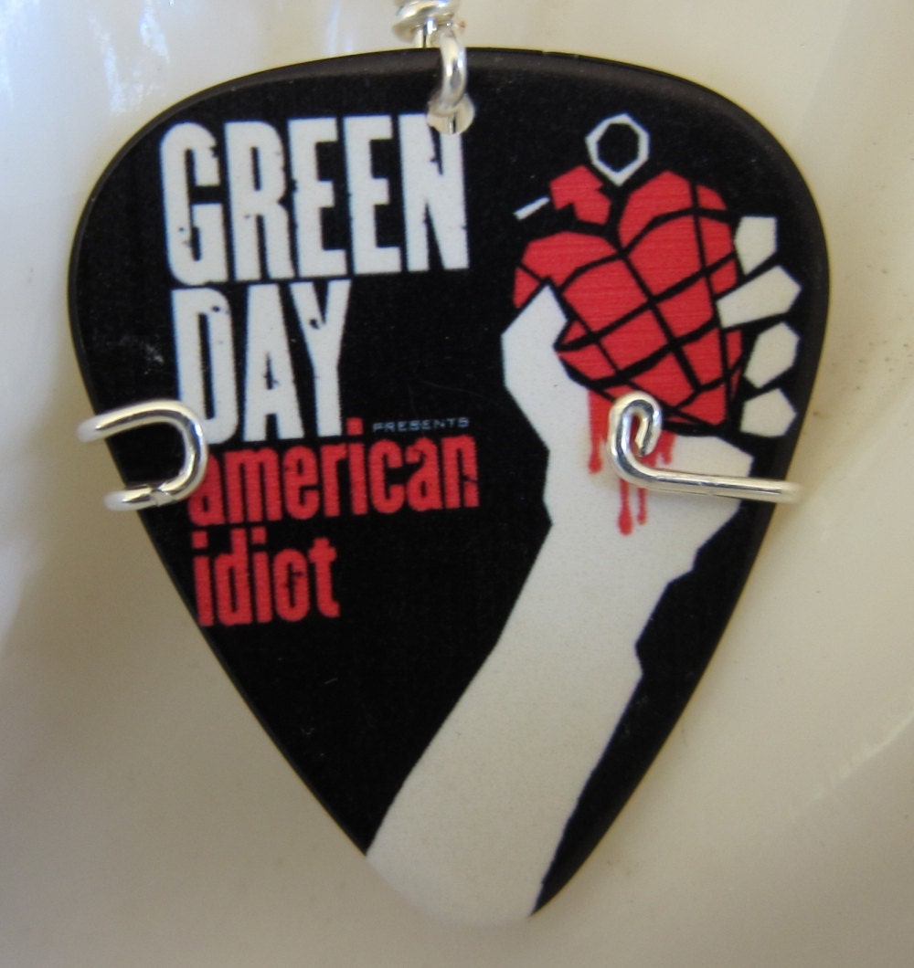ミュージシャン GREEN DAY guitar pick Green Day - The Saviors 2024 Tour - Collectible Guitar Pick