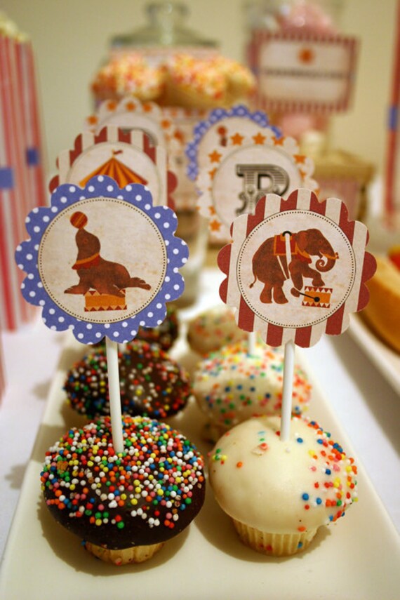 Vintage Circus Party Circles/Cupcake Toppers - Kids Birthday Party - DIY PRINTABLE FILE by Sassaby Il_570xn