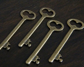 Shelley - 26 Antique Bronze Brass Skeleton Key Vintage Keys
