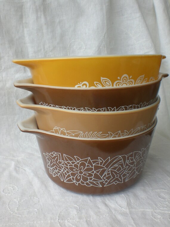 Set of 4 Vintage Pyrex Ovenware Bowls