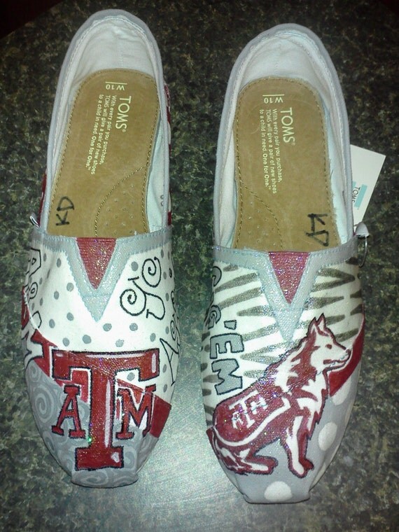Items similar to Price includes shoes. Texas A & M University hand ...