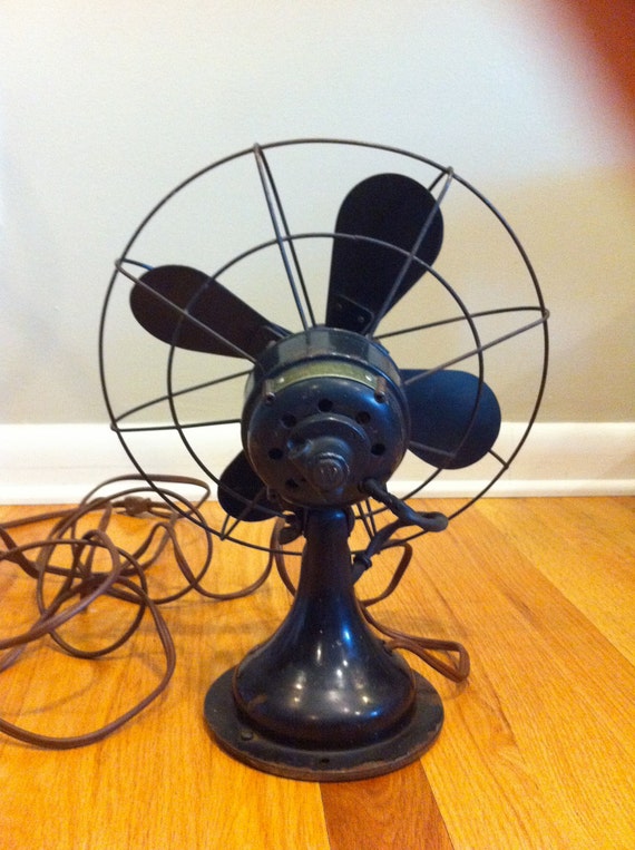 Vintage Westinghouse Black Table Fan