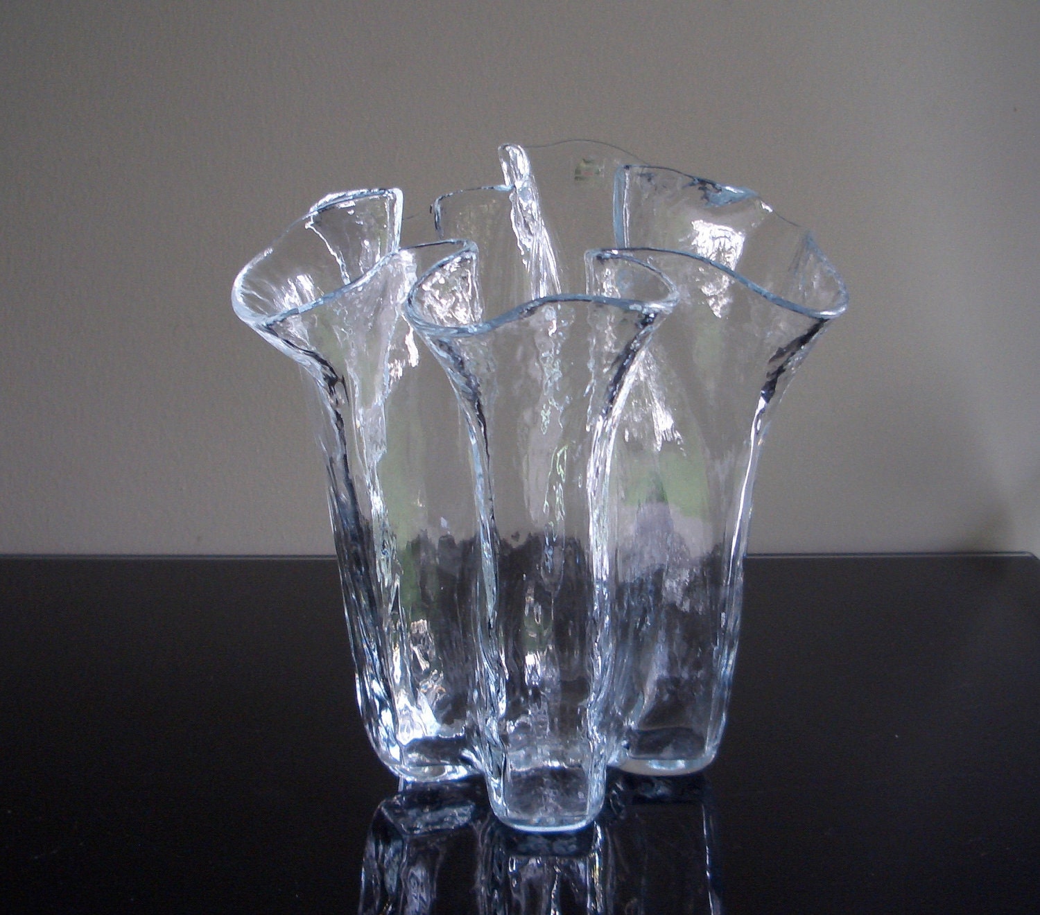 Muurla Finland Ruffled Glass Vase