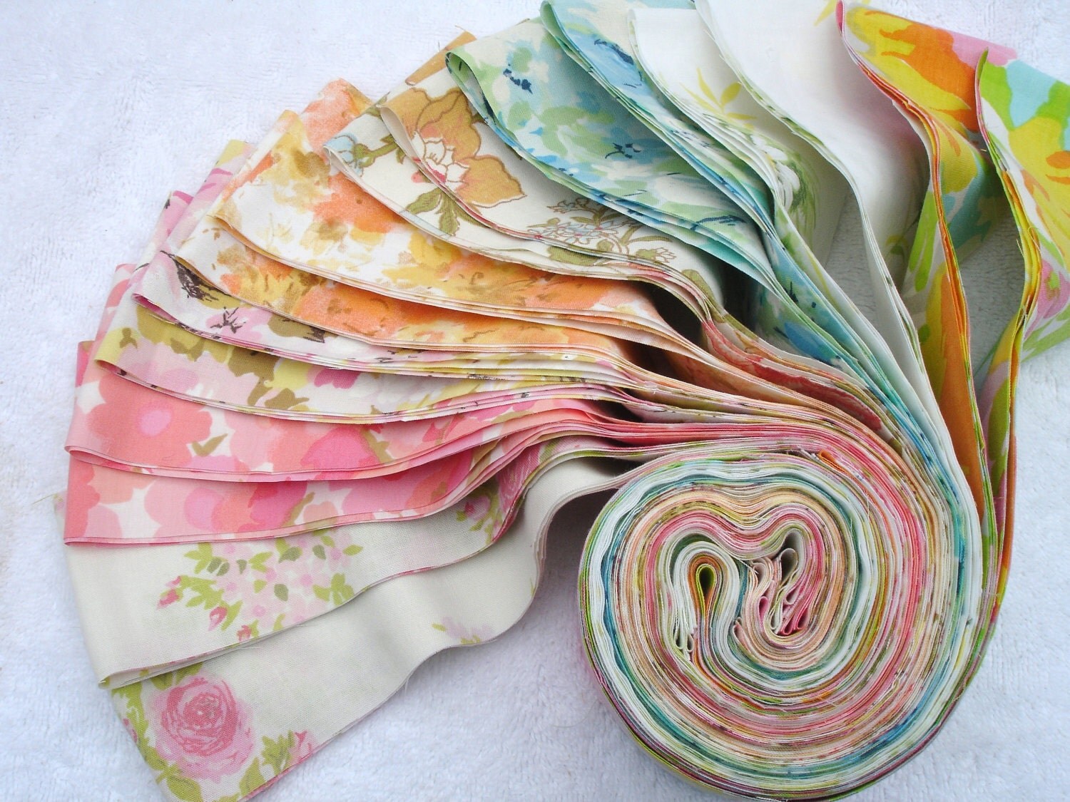 Vintage sheet mini jelly roll assortment 16 strips