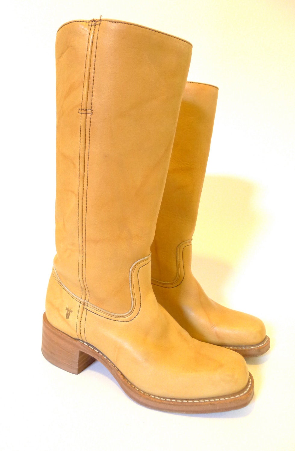 Frye Campus Boots. Honey Tan Leather. Size 8