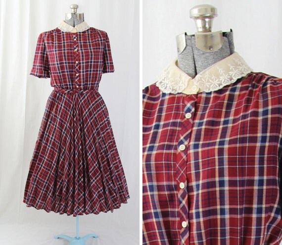 Vintage Plaid Dress with Lace Collar S by HeirloomAttire on Etsy