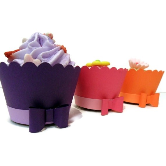 Cupcake Wrappers Bow - set of 12 Il_570xn