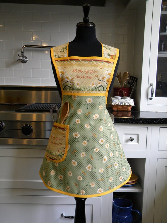 Daisies and Dragonflies Retro-Style Apron