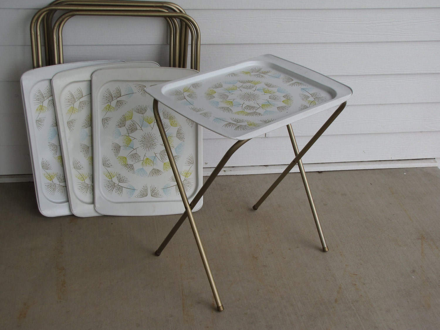 Reserved for Rebecca: Vintage TV Trays by HeartlandVintageShop