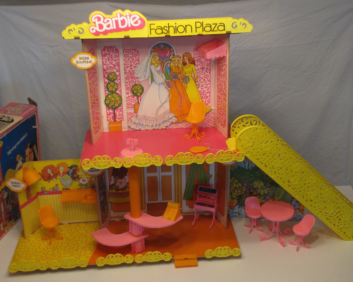 Barbie Fashion Plaza