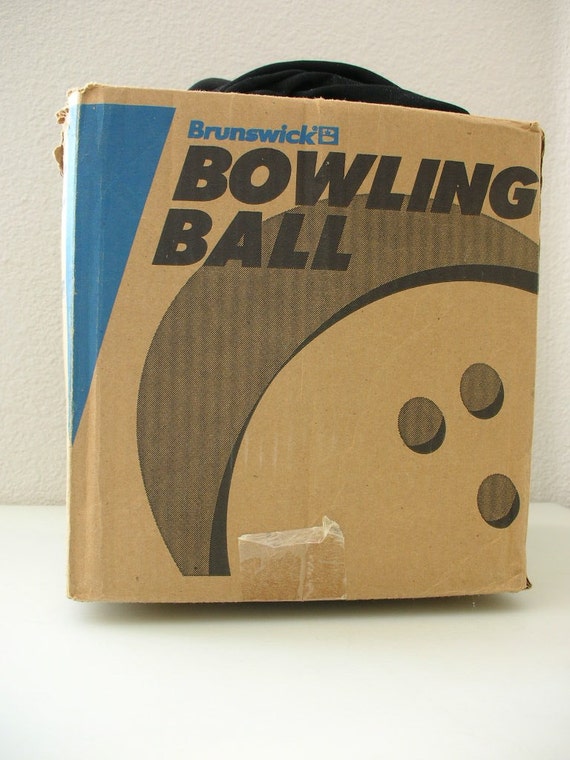 Tweety Bird Bowling Ball in ORIGINAL BOX Brunswick Looney