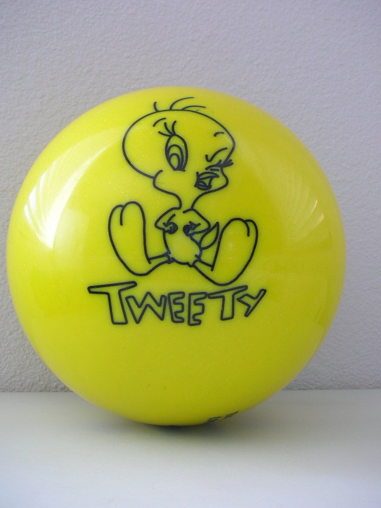 Tweety Bird Bowling Ball in ORIGINAL BOX Brunswick Looney