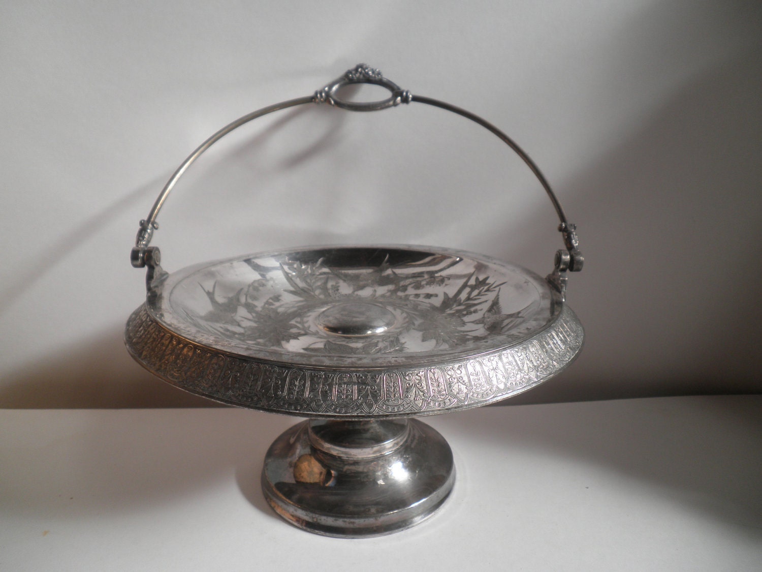 Vintage Meriden B. Company 1887 Silver Serving Engraved Bowl